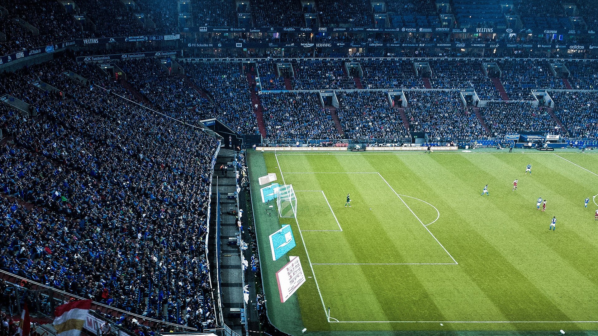 世界足球审判：裁判判罚引发的争议聚焦，世界最强足球裁判